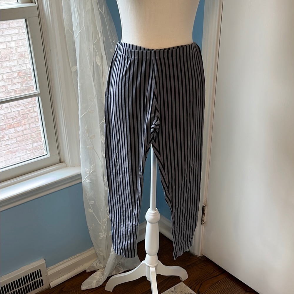 Hard Tail Black & Grey Striped Cropped Leggings